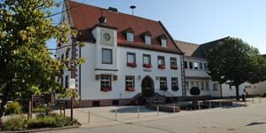 Rathausansicht Sommer@Rath