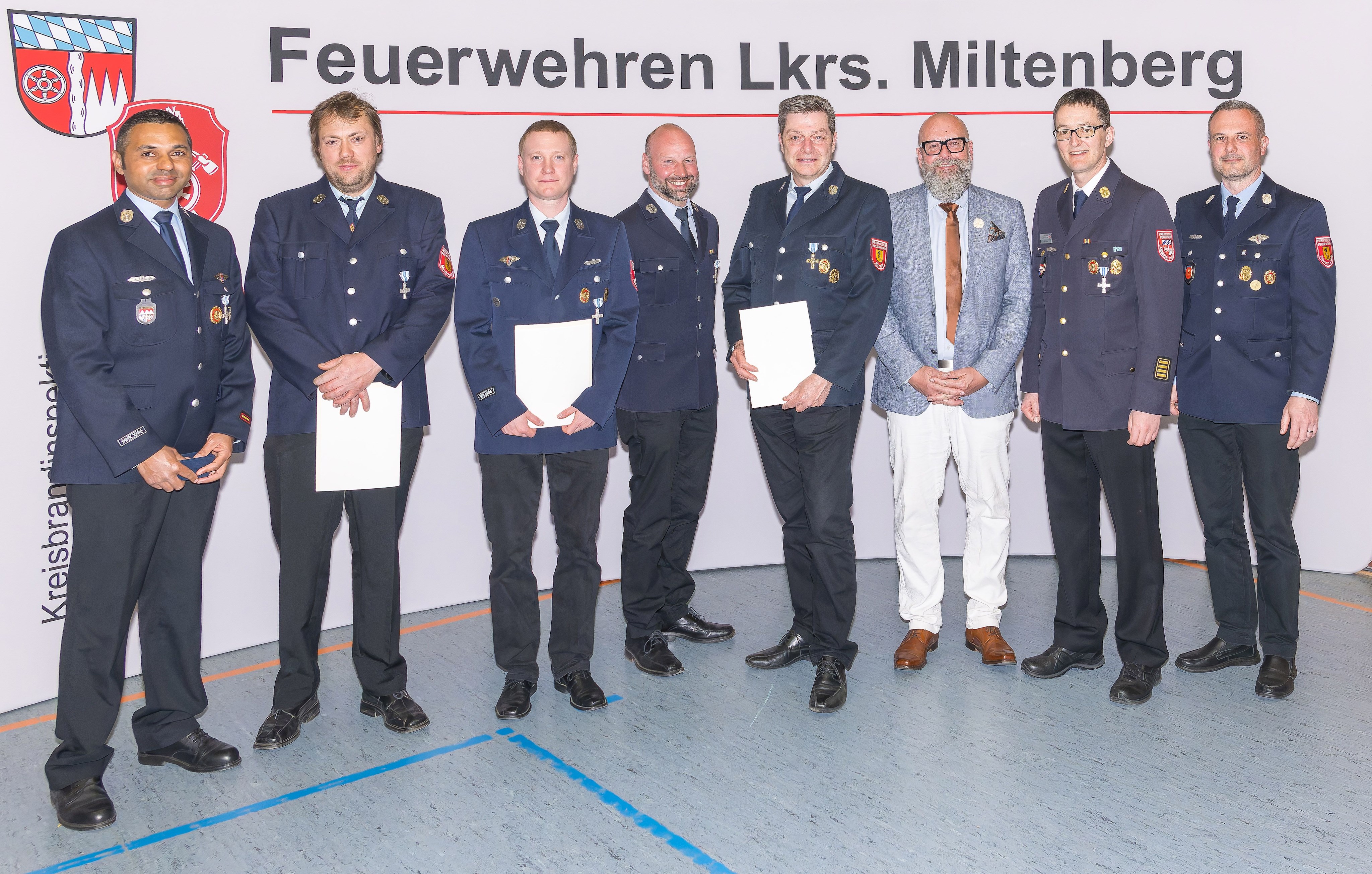 Feuerwehr Ehrungen.jpg
