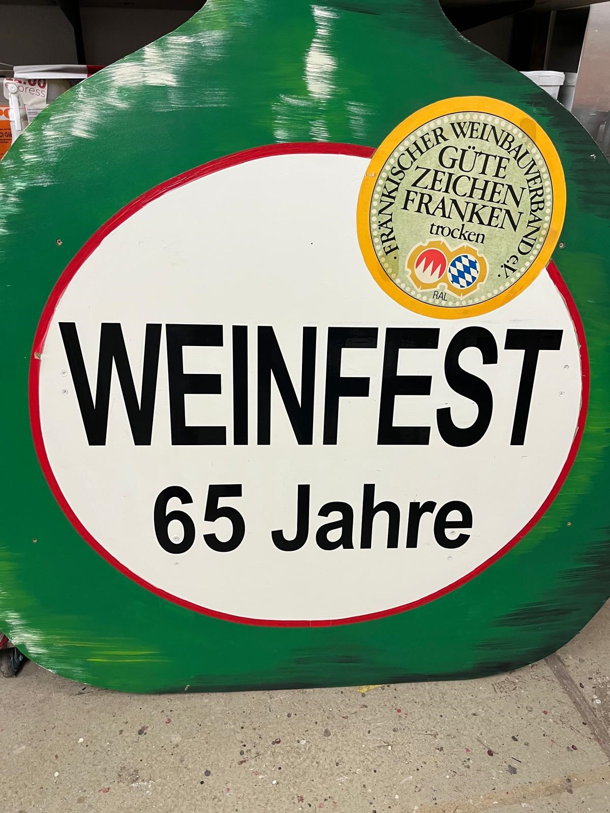 Festzug zum Jubiläum "65. Erlenbacher Weinfest"